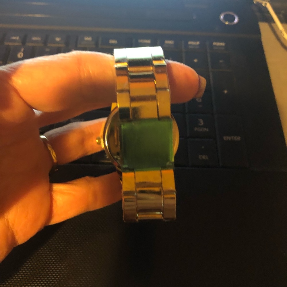men’s Geneva watch new black or white face - Picture 5 of 6